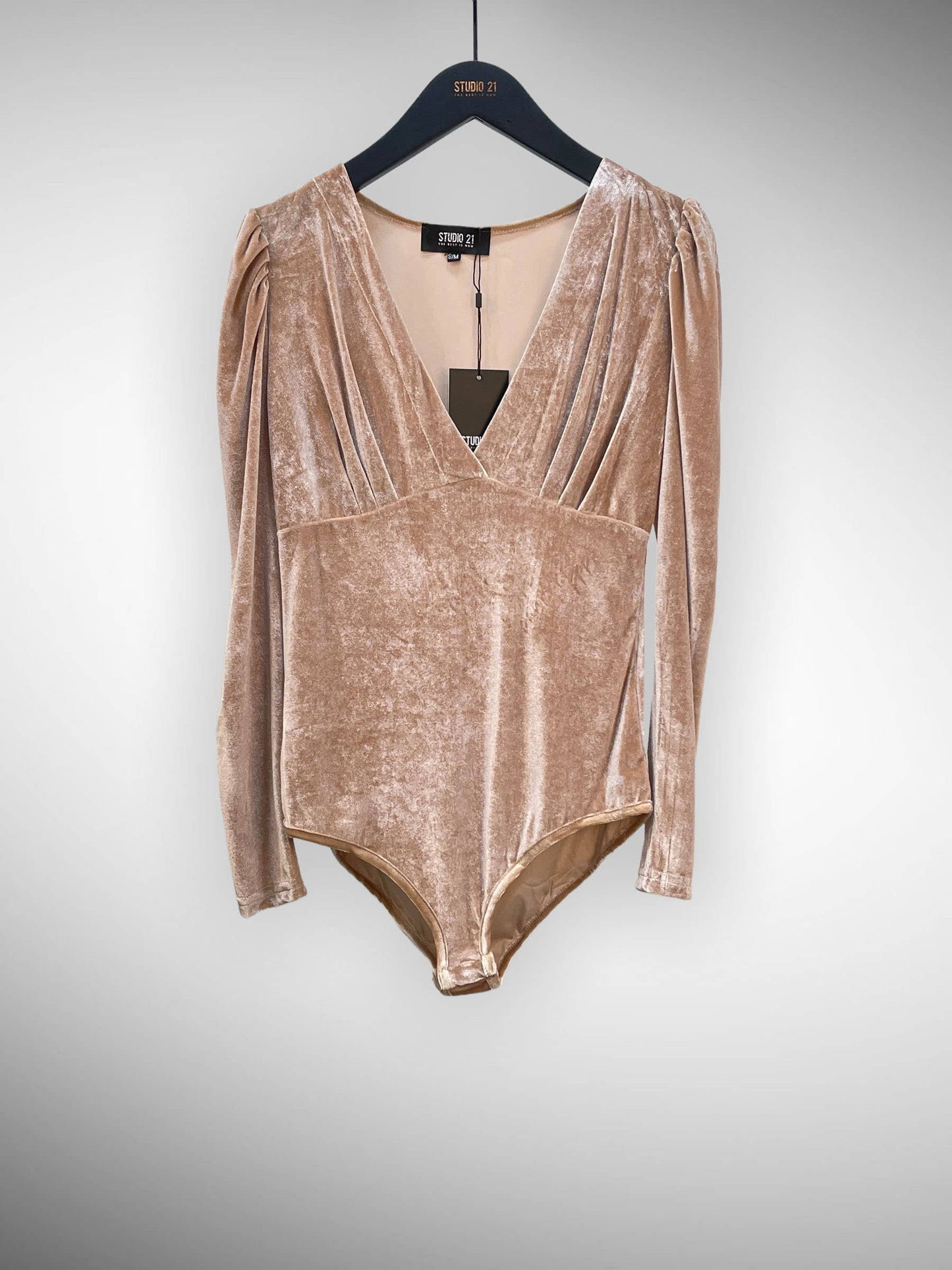 Samt Body mit V-Ausschnitt