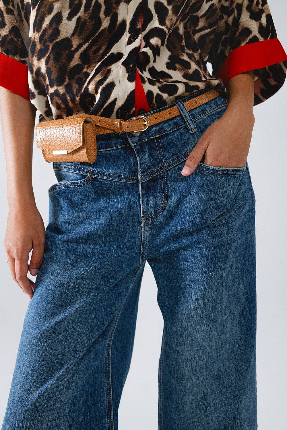 Blaue Flare-Jeans