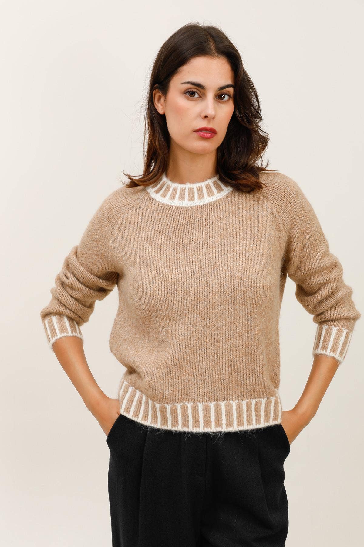 Daphnea Pullover Beige