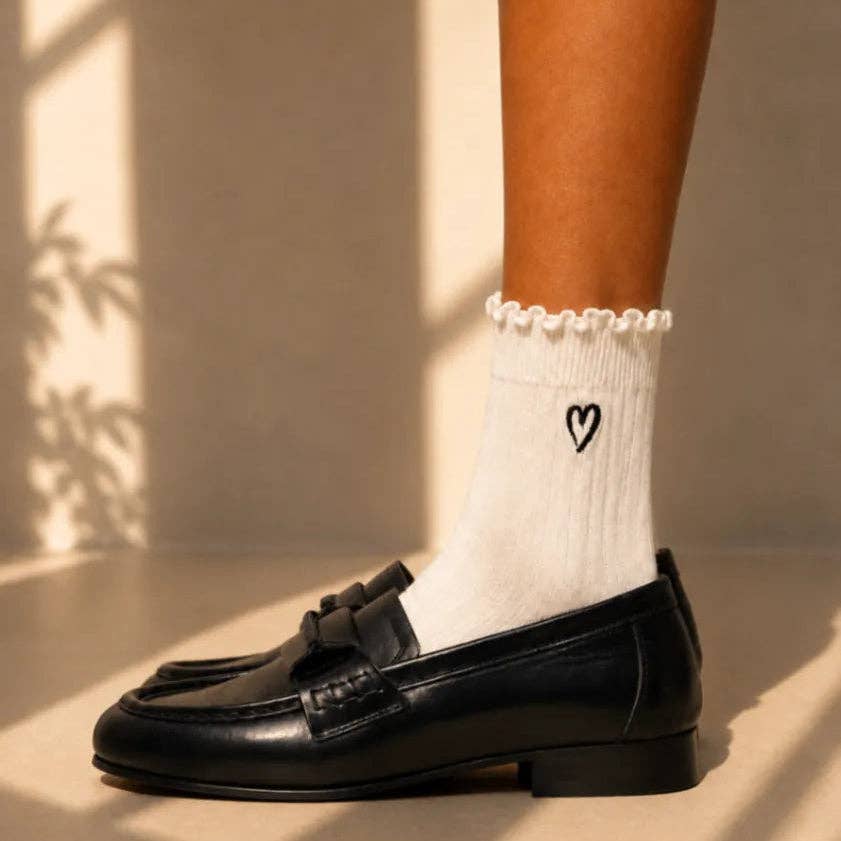 Zarte Socken mit Herz