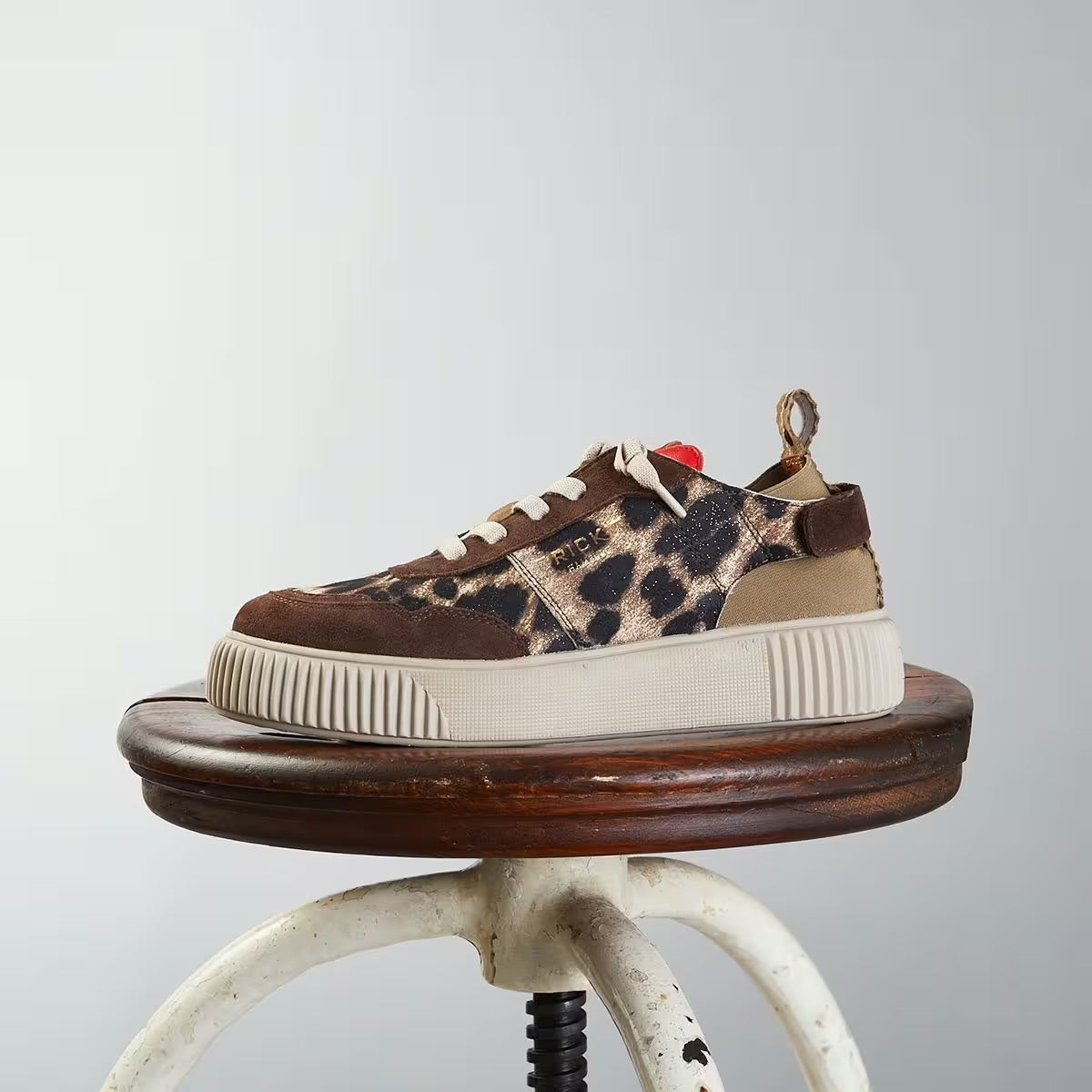 Crickit Paria Leo