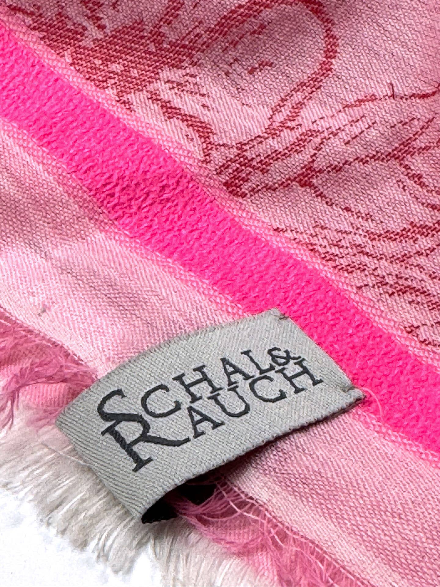 Schal und Rauch Pascale