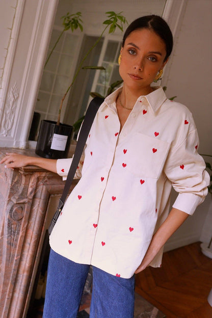 In April 1986 Daisy Hemd Weiß